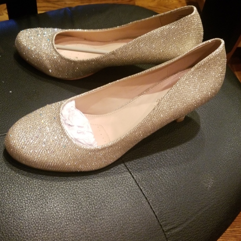 Gold bling shoes